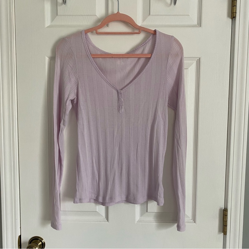 American Eagle Lavender Long Sleeve V-Neck Top